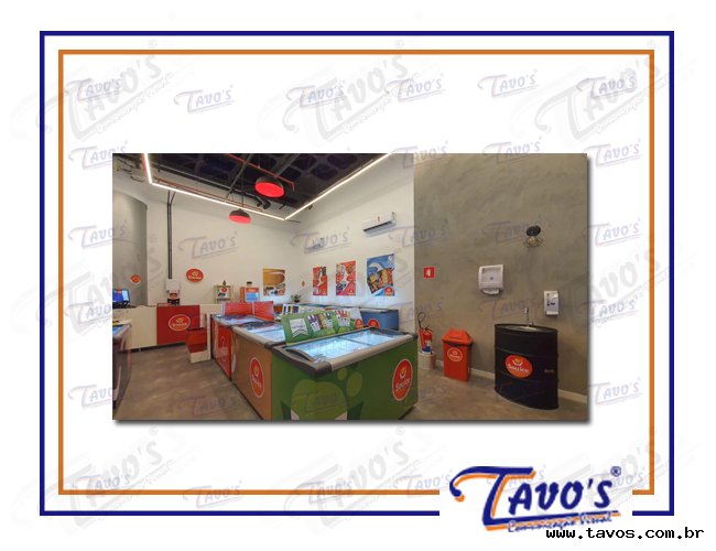 https://www.tavos.com.br/content/interfaces/cms/userfiles/produtos/comunicacao-visual-envelopamento-de-freezers-e-placas-plasticas-para-parede-856.jpg